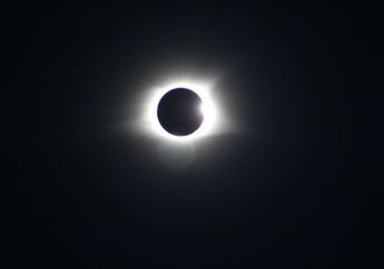 Apa Planet Paling Gelap di Alam Semesta?