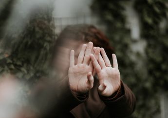 Contoh Soal dan Jawaban Menolak Ajakan dalam Bahasa Inggris