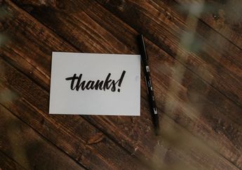 Contoh Dialog Expressing Gratitude atau Mengungkapkan Rasa Syukur