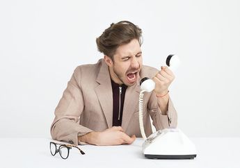 Perbedaan Majas Satire dan Sarkasme dalam Bahasa Indonesia