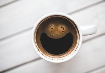 Biasa Diminum Orang Dewasa, Apa Dampak Kesehatan Anak-Anak yang Suka Minum Kopi?