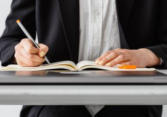 Kumpulan Soal dan Jawaban Bahasa Inggris Perbedaan Rise dan Raise