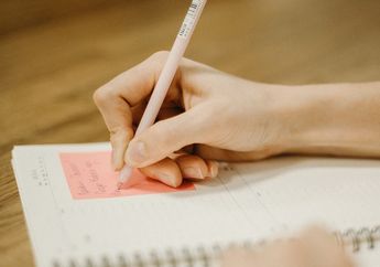 Kumpulan Soal dan Jawaban Bahasa Inggris Materi Preposition of Movement