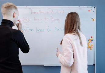 Kumpulan Soal dan Jawaban Materi Present Perfect Continuous Tense