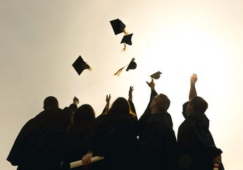 13 Universitas Terbaik di Indonesia Tahun 2022 Versi THE AUR