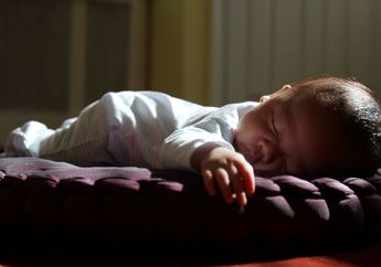 Lirik dan Makna Tembang Dolanan 'Tak Lelo Ledung' yang Dinyanyikan untuk Pengantar Tidur