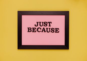 7 Contoh Kalimat Bahasa Inggris Menggunakan Because dan Because of