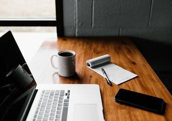 Jawab Soal Bahasa Inggris Kelas XII Chapter 5, What are the Verbs?