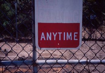 Perbedaan Penggunaan Kata 'Anytime' dan 'Any Time' dalam Kalimat Bahasa Inggris