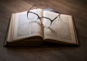 13 Contoh Kalimat Bahasa Inggris Menggunakan Transitive Verb