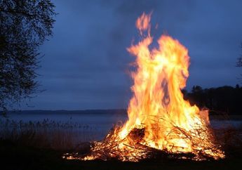 7 Idiom Bahasa Inggris yang Berhubungan dengan Fire