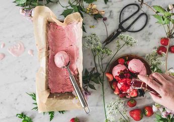 Cukup Pakai Kaleng Biskuit Bekas, Begini Cara Membuat Es Krim Tanpa Kulkas di Rumah
