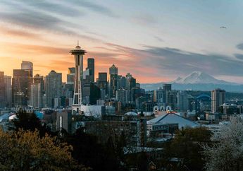 Jawab Soal Bahasa Inggris Kelas XII Chapter 2 Task 3, Complete the Sentences about Seattle