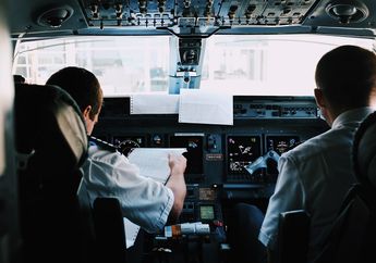 Mengapa Pilot Menggunakan Kacamata Berlensa Hijau?
