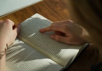 Jawab Soal Bahasa Inggris Kelas X Chapter 4, Rearrange the Main Ideas and the Purpose