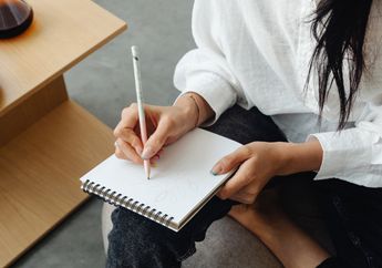 Jawab Soal Change Active to Passive, Bahasa Inggris Kelas XII Chapter 4