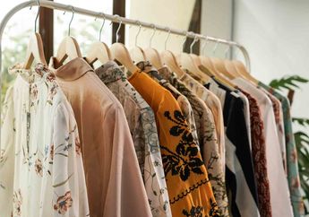 Jawab Soal Observe What People Wearing, Buku Bahasa Inggris Kelas 5 SD Unit 5 Kurikulum Merdeka