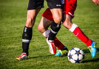 Apakah Kaus Kaki Pemain Sepak Bola Harus Panjang?