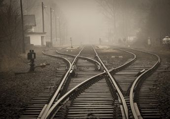 Di Mana Jalur Kereta Api Pertama di Dunia?