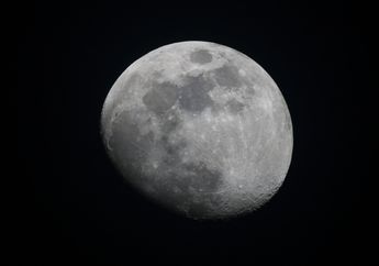 Mengapa Bulan Disebut sebagai Satelit Alami Bumi?