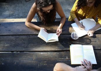 Jawab Soal Bahasa Inggris Kelas X Chapter 8, Reflection
