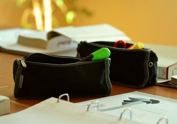 Jawab Soal Bahasa Inggris Do-It-Yourself Project 'Pencil Case', Buku Kurikulum Merdeka Kelas VII