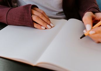 Jawab Soal No. 15, Bahasa Inggris Kelas XI Kurikulum Merdeka Concluding Section 1