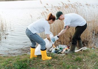 Cari Jawaban Kelas 4 SD Tema 3, Contoh Sikap Positif saat Membuang Sampah