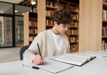 Jawab Soal Bahasa Inggris Kelas X Chapter 8, Comprehension Check