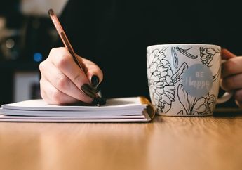 11 Contoh Kalimat Passive Voice Simple Past Tense dan Artinya