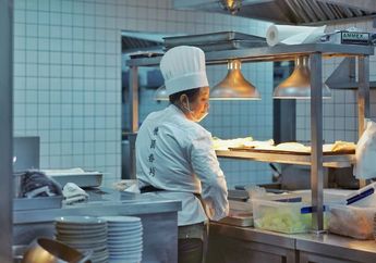 Mengapa Koki Mengenakan Topi Berwarna Putih?