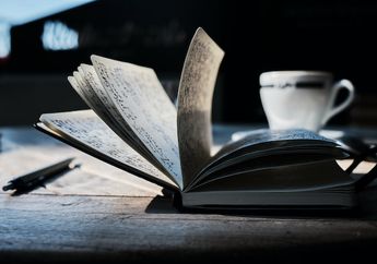 Jawab Soal Bahasa Inggris Kurikulum Merdeka Kelas XI Unit 5, Grammar Focus Activity 2