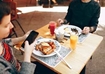 5 Istilah Makan dalam Bahasa Jawa dan Artinya