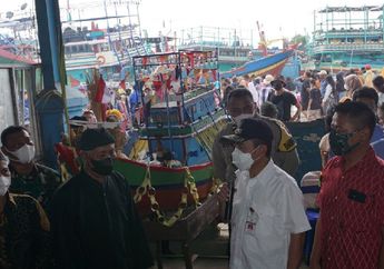 Mengenal Larung Sesaji, Tradisi Sedekah Laut di Tanah Jawa