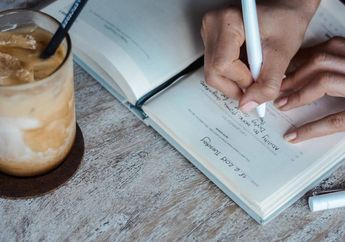 43 Contoh Conjunctive Adverb atau Kata Keterangan Konjungtif