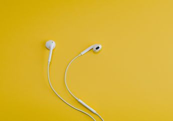 Kunci Jawaban Soal Bahasa Inggris Kurikulum Merdeka Kelas X Chapter IV, Terjemahan Transkrip Listening Task 1