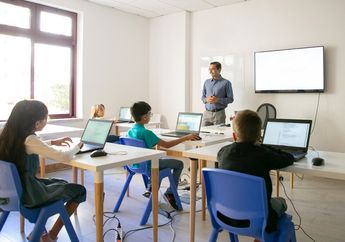 Jawab Soal Bahasa Inggris Kelas VIII Chapter 9, Degree of Comparison