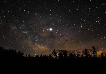 Apa Itu Bintang Utara atau Polaris?