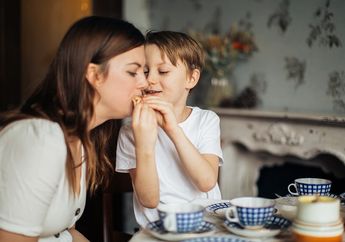 Mengapa Orang Indonesia Suka Makan Menggunakan Tangan?