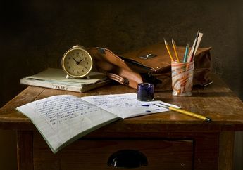 Jawab Soal Bahasa Inggris Buku Kurikulum Merdeka Kelas VIII Chapter 1, Section 4