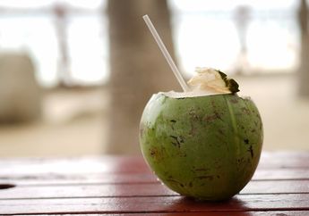 Apa Manfaat Air Kelapa Muda saat Berbuka Puasa?