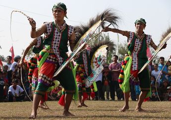 Properti Tari Kuda Lumping, Tari Tradisional dari Ponorogo
