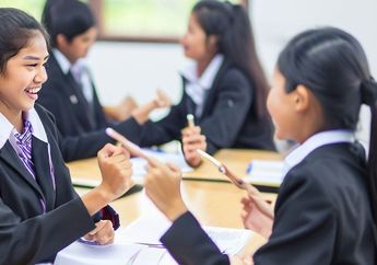 Jawab Soal Bahasa Indonesia Kelas X Bab VI, Identifikasi Pendapat Tim Netral