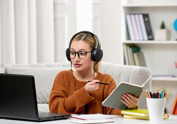Kunci Jawaban Terjemahan Transkrip Listening, Bahasa Inggris Kelas XI Kurikulum Merdeka Concluding Section 1