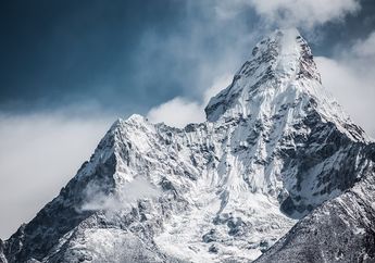 Berapa Tinggi Gunung Tertinggi di Dunia?