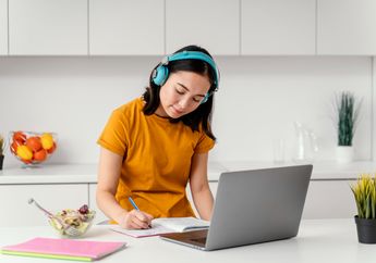 Jawab Soal Bahasa Inggris Kelas XII Chapter 11, How to Learn English from Song