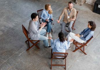 Mengenal 3 Bentuk Interaksi Sosial, dari Pengertian hingga Contohnya