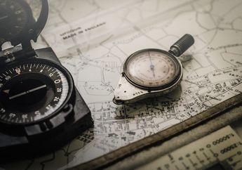 Jawab Soal Perbedaan antara Pengukuran Sudut dengan Metode Azimuth dan Bearing