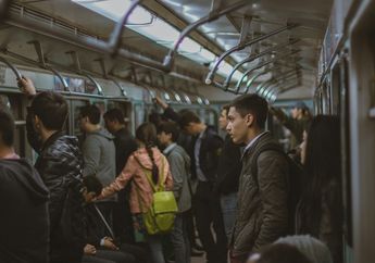 Karakteristik dan Ruang Lingkup Ilmu Sosiologi