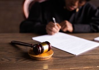 Peran Hakim dan Advokat sebagai Lembaga Penegak Hukum